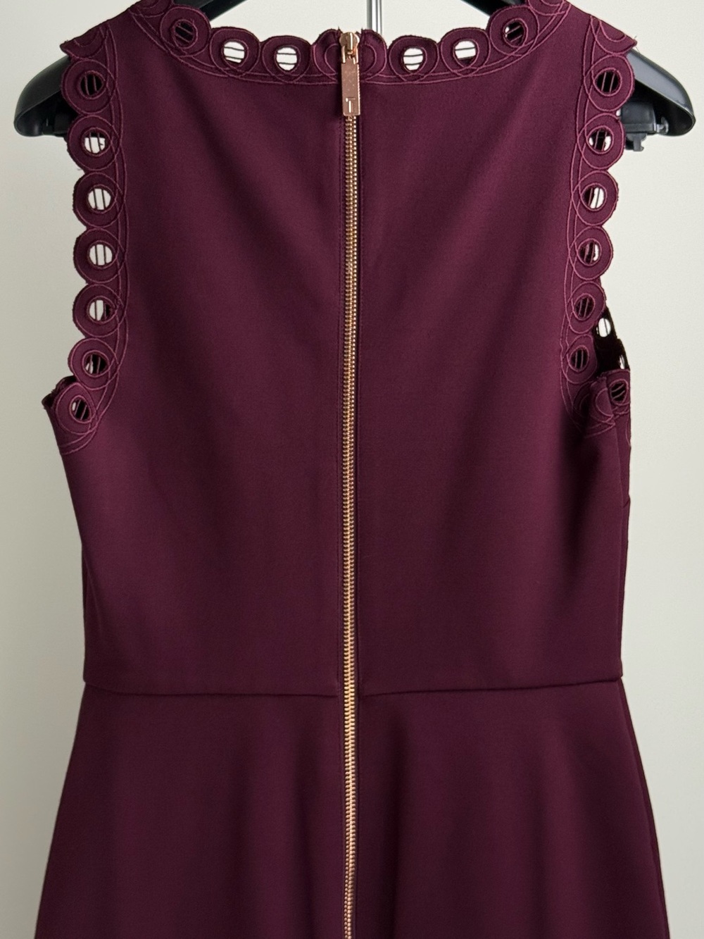 TED BAKER Burgundy Cutout Lace Sheath Dress Sz 1 / US 4 - Picture 12 of 14